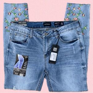 Sold. 💙 Ranbeeri Jeans NWT Embroidered Floral Skinny Jeans Size Juniors 13